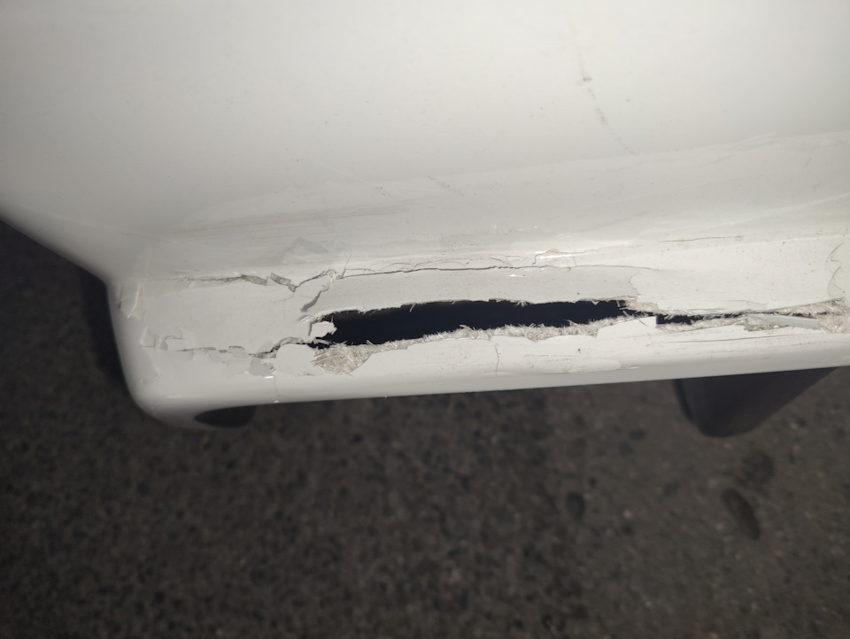 Бампер принял весь удар и тупо сложился — Toyota Chaser (100)