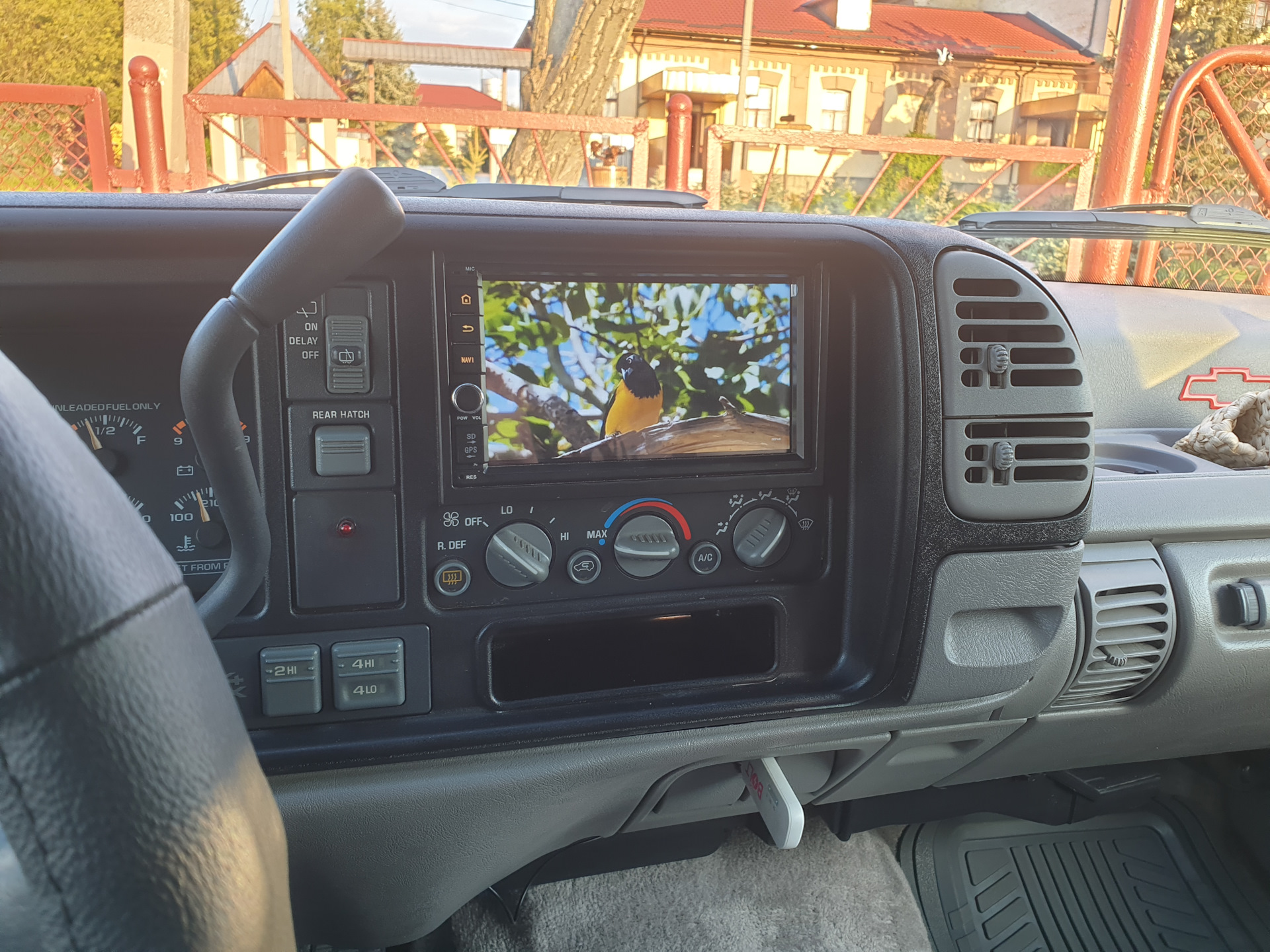 Какой провод на колонки шевроле круз - 96 фото