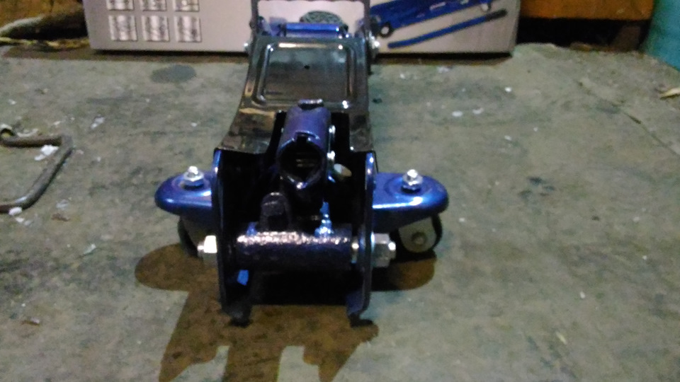 Гидравлический домкрат STELS 51129 — Lada 21011, 1,2 л, 1979 года ...