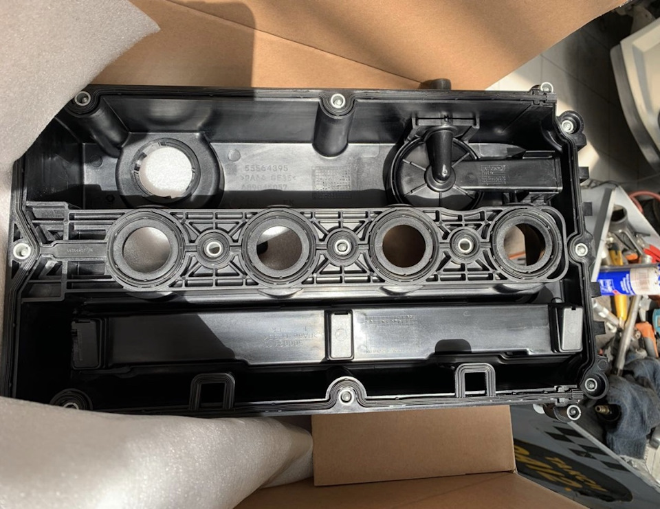 Фото в бортжурнале Opel Astra H GTC. Запчасти на фото: 55564395