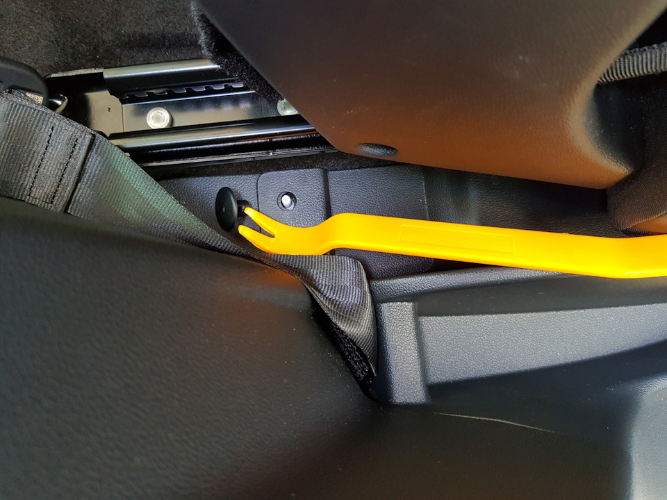 Укладка кабеля для задней камеры видеорегистратора SGGCX2PRO ...