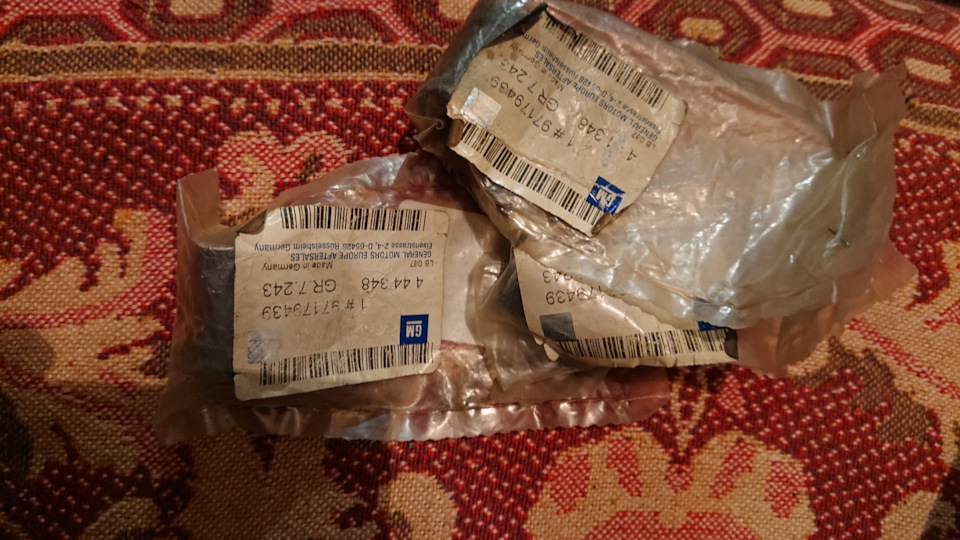 Замена резинок на заднем стабилизаторе — Opel Frontera B, 3,2 л, 2003 ...