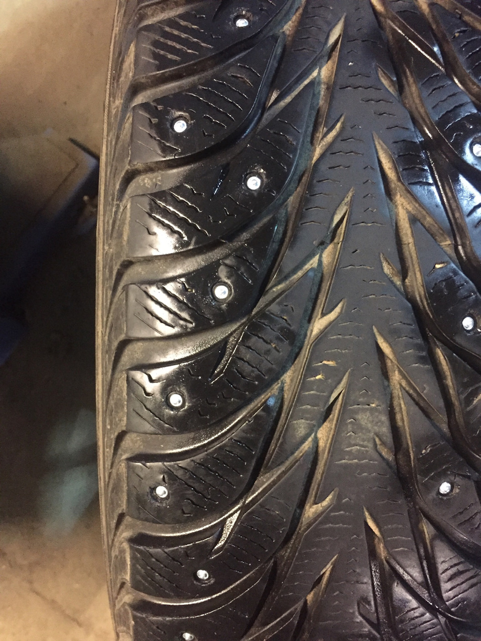 Перешиповка резины — Hyundai Santa Fe (2G), 2,4 л, 2011 года | своими ...