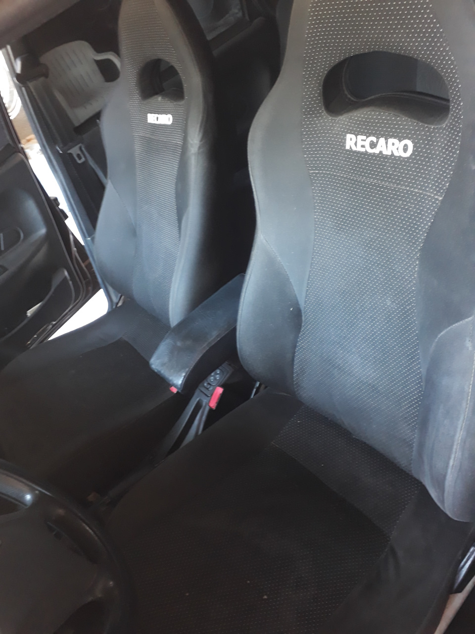 ВАЗ 2114 ковши Recaro чехлы