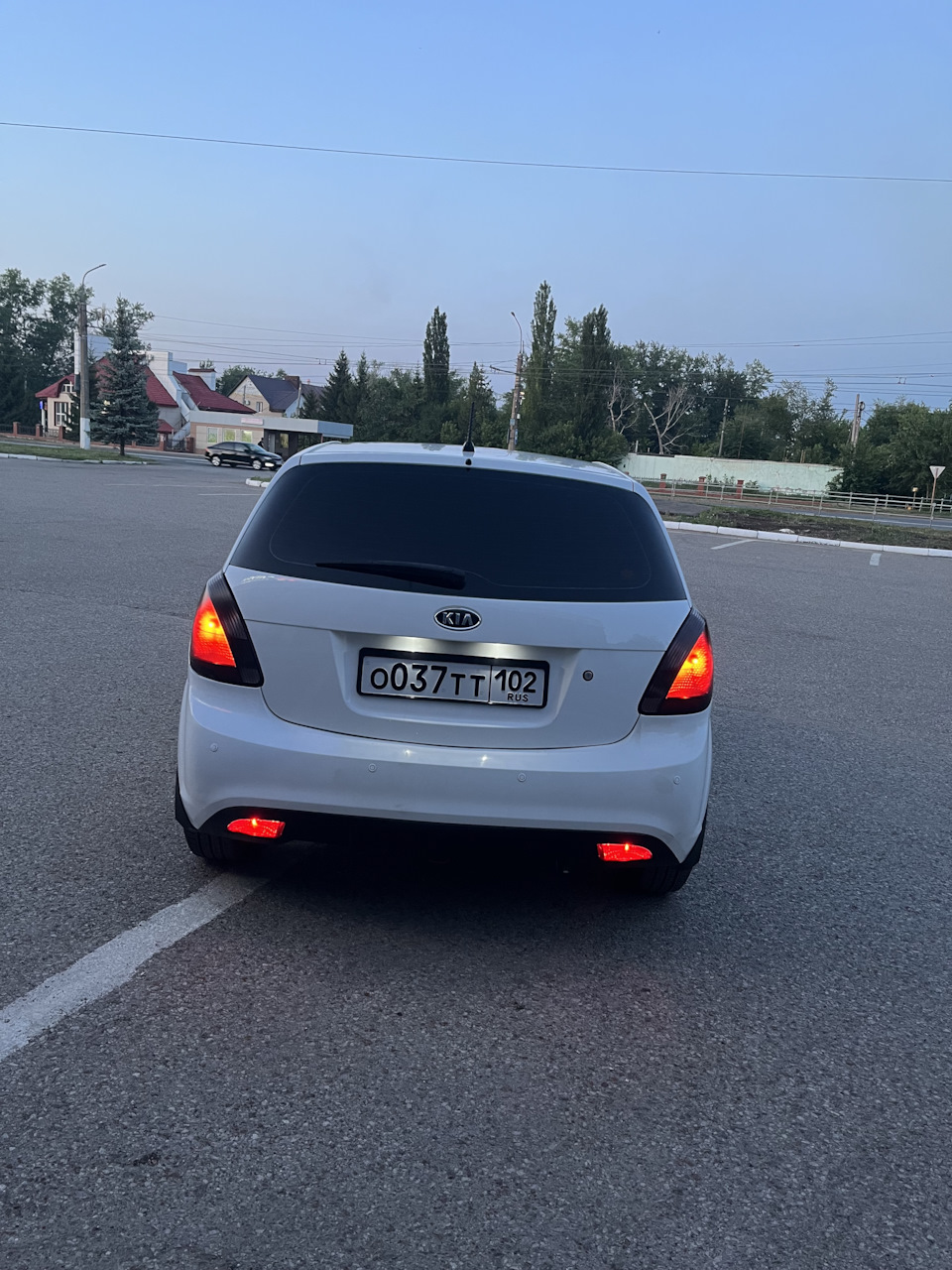 Габаритный свет в задние птф — KIA Rio 5-door (2G), 1,4 л, 2011 года ...
