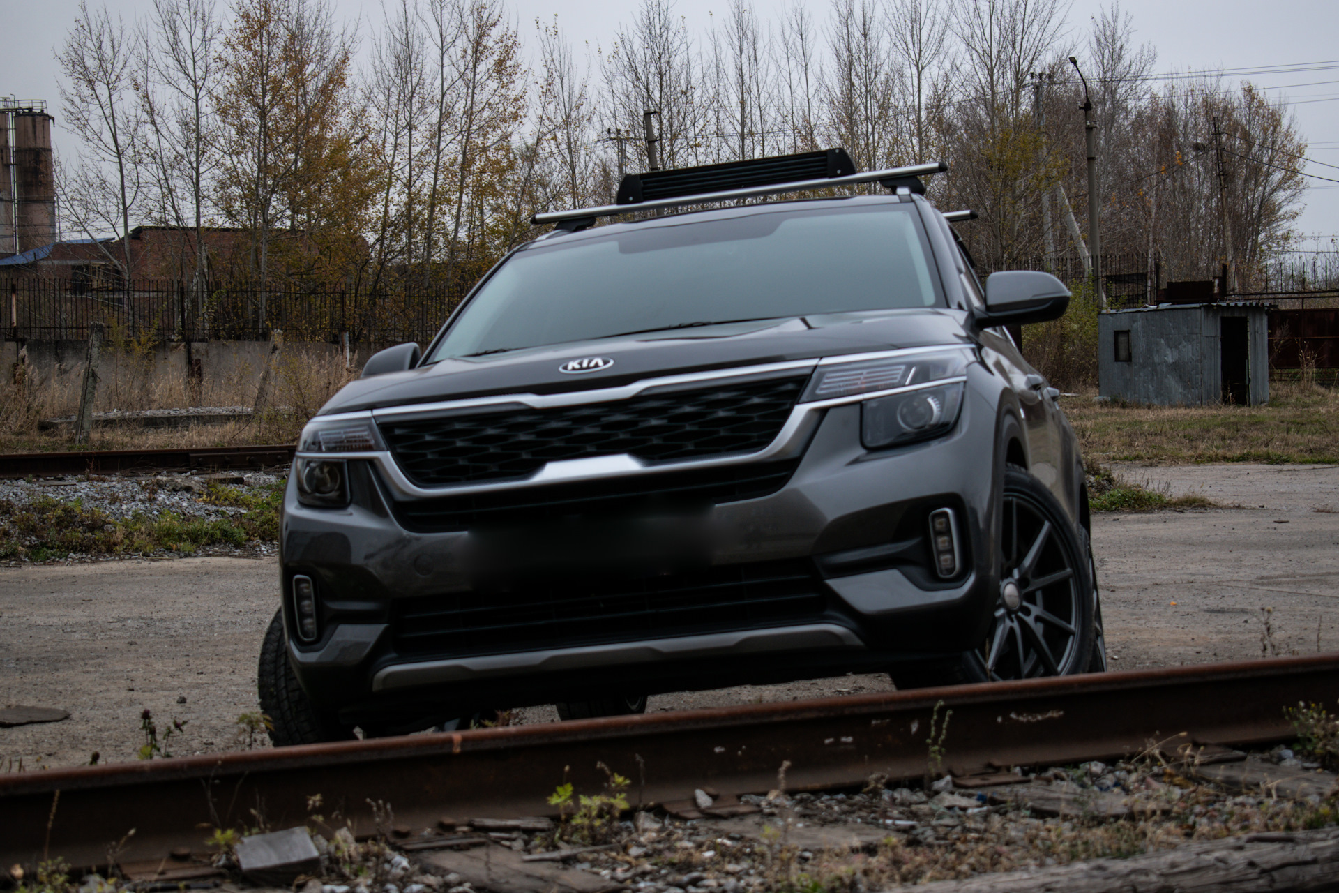 The Kia Seltos 'Dark Edition' Seems Inspired from Tata Harrier Kia, Black car, C
