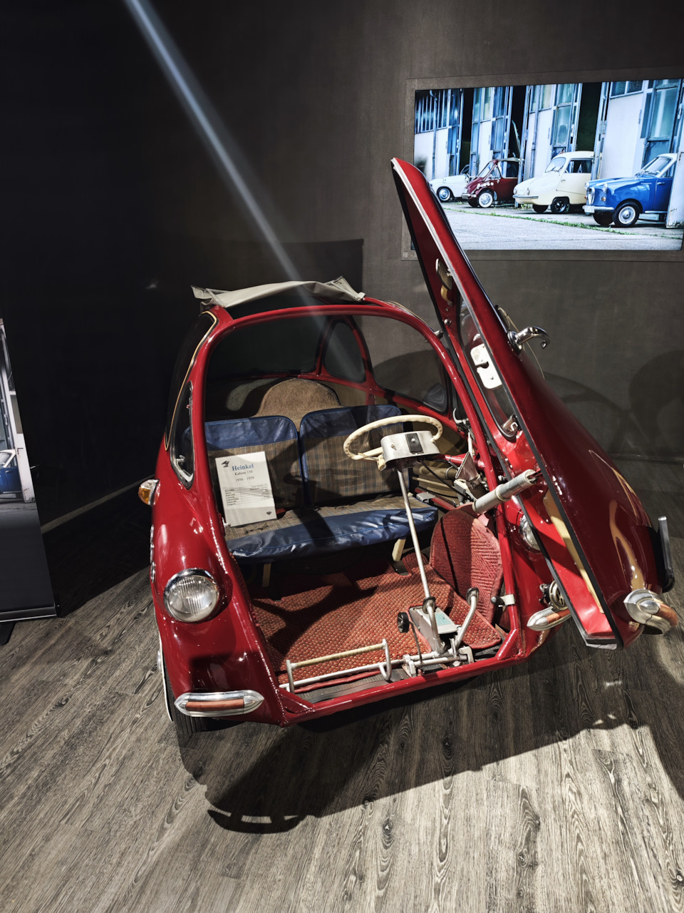Heinkel 150 (сперва думал, что Изетта). 9.2 л.с. При этом эта табуретка развивает максимальную скорость в 85 км/ч. — Volvo V60 Cross Country (1G)