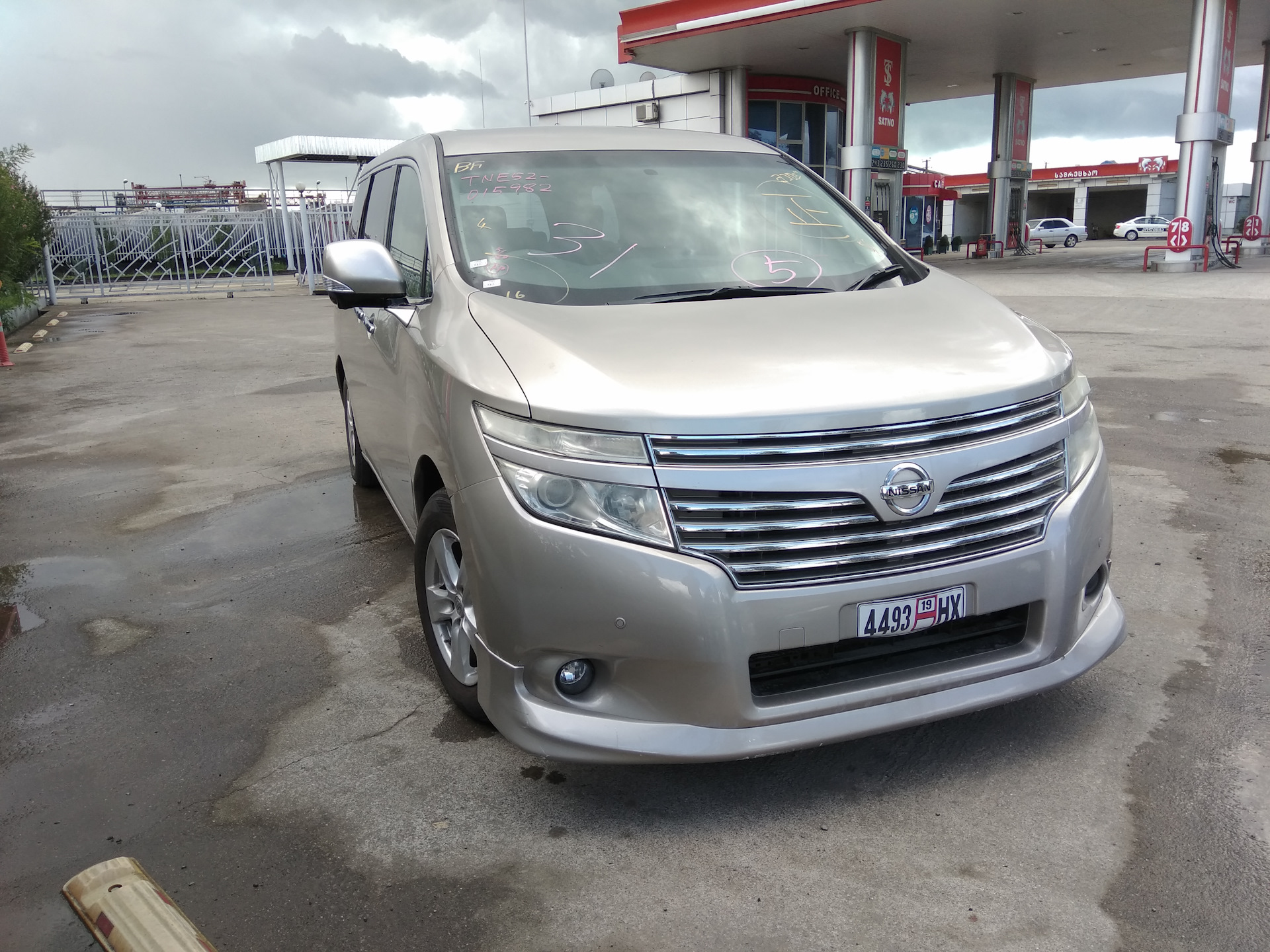 Nissan Elgrand e52