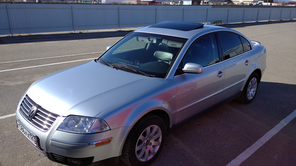 Volkswagen Passat серебристый америкос