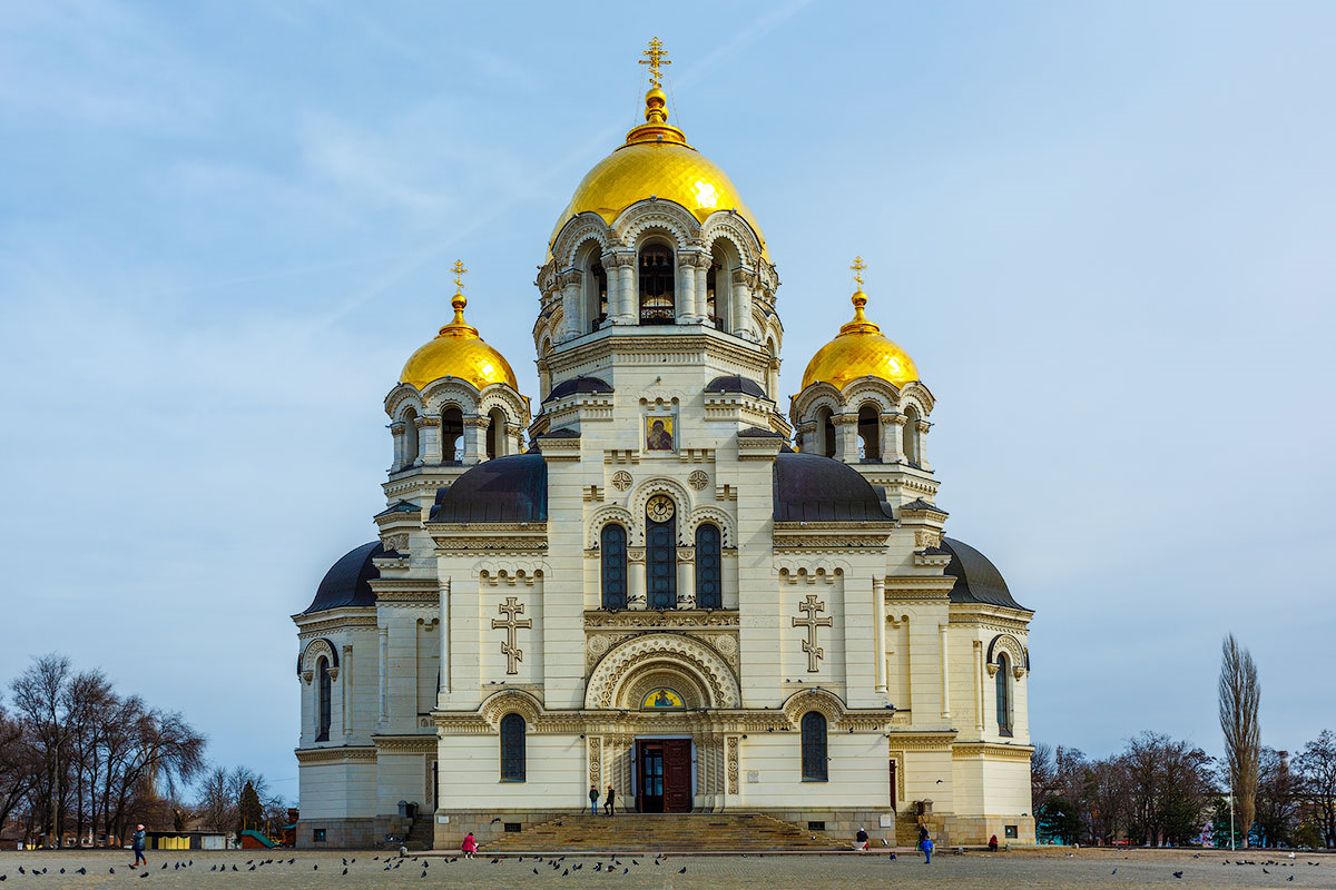 Новочеркасска адрес. Новочеркасский собор в Ростове. Новочеркасск собор Вознесения Господня. Новочеркасский войсковой Вознесенский кафедральный собор вид сверху. Вознесенский собор ЗЖМ Ростов.