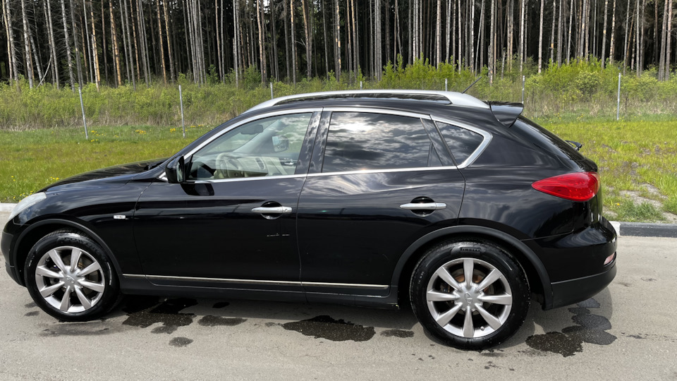 Infiniti EX Финик и точка