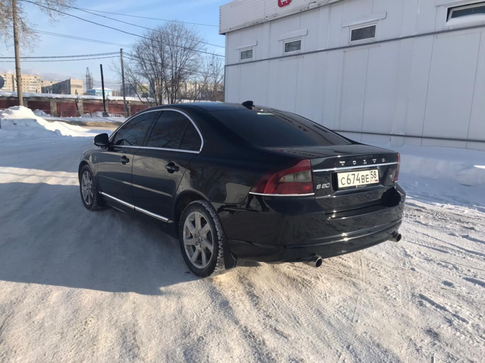 Полировка кузова и покраска заднего крыла — Volvo S80 (2G), 2,5 л, 2007 ...