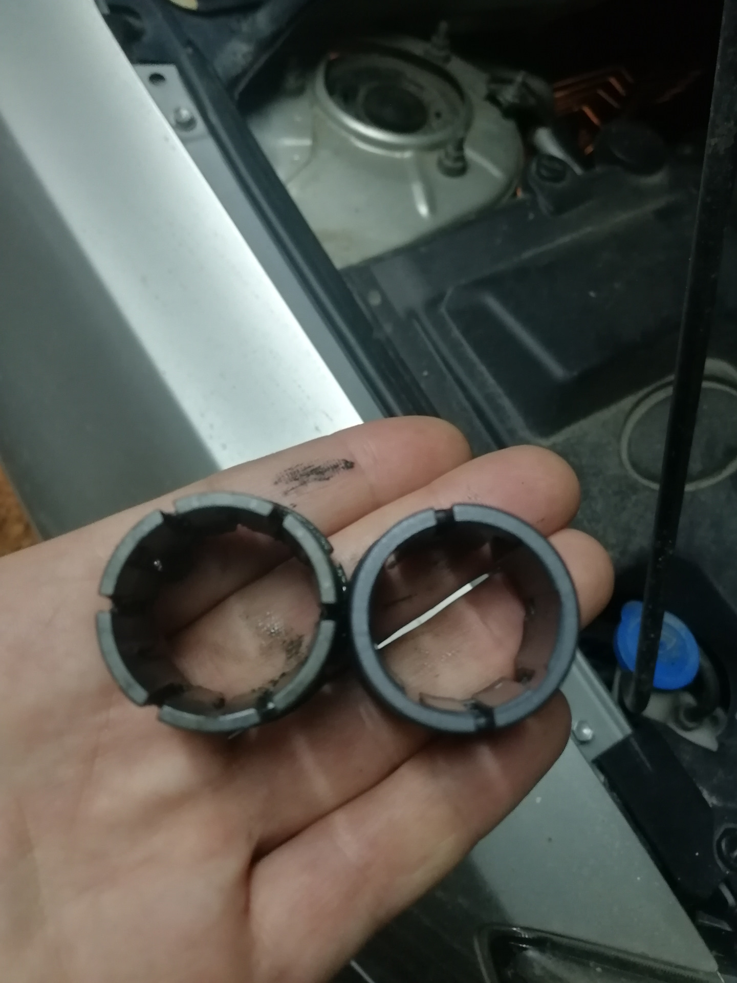 Замена втулки рулевой рейки без снятия. — Toyota Avensis II, 1,8 л ...