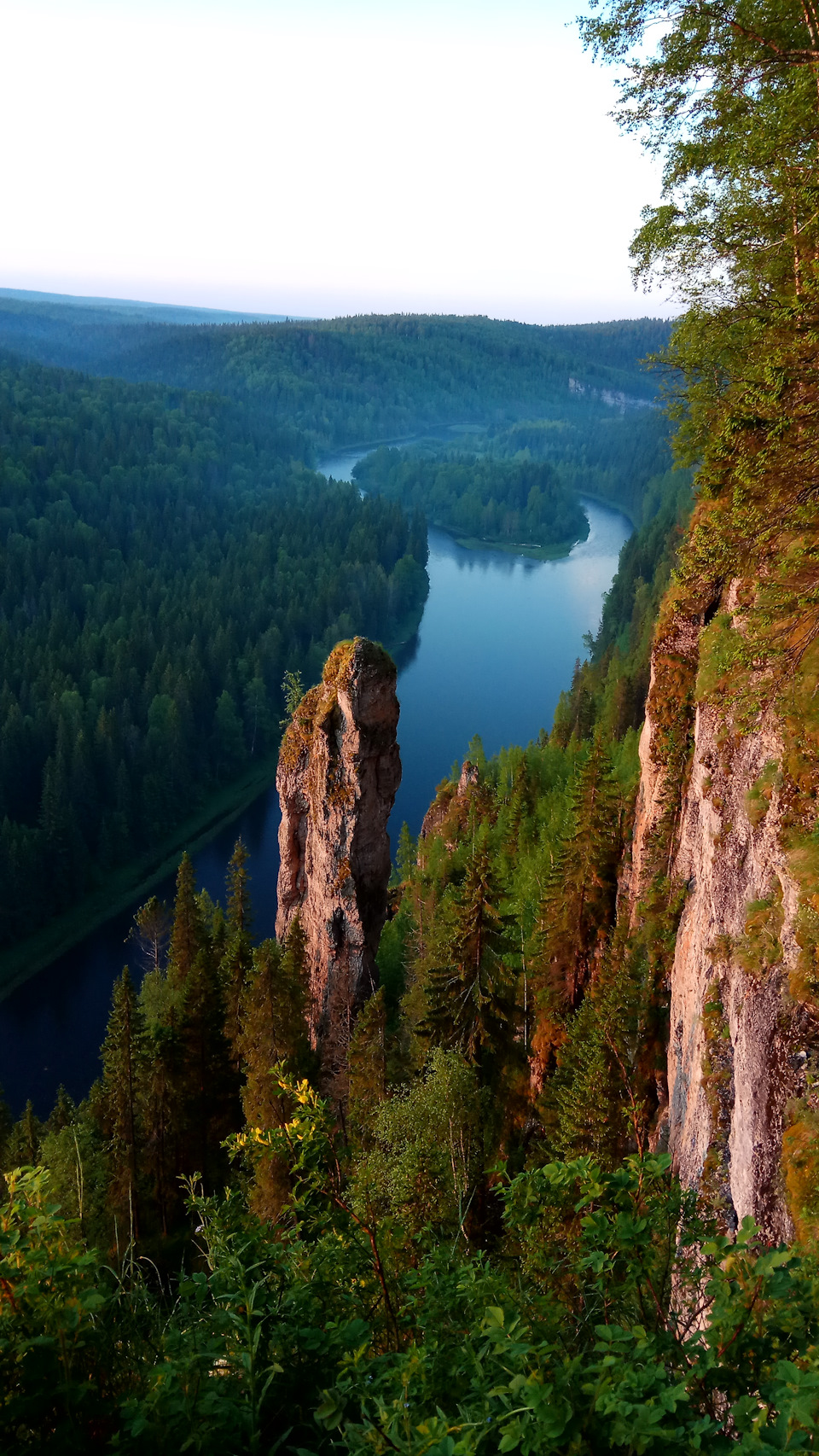 Пермский край красивые фото Усьвинские стобы (Чёртов палец) визитная карточка Пермского края - Chevrolet Niv