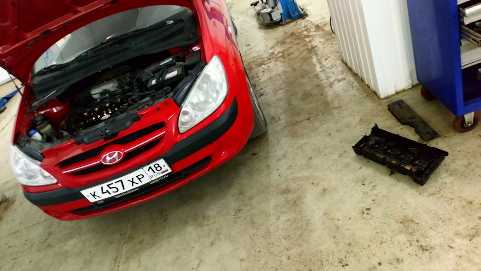 Замена прокладки клапанной крышки — Hyundai Getz, 1,4 л, 2008 года ...