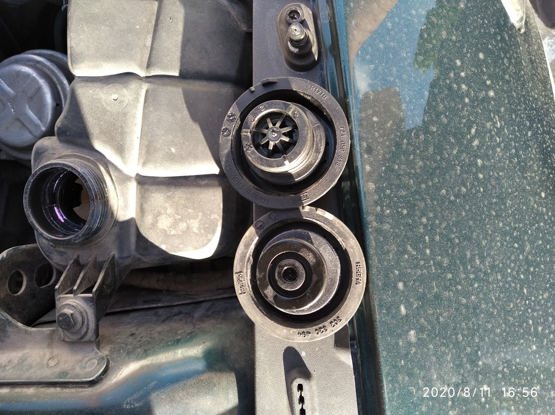 Замена крышки расширительного бачка. — Ford Mondeo IV, 2 л, 2008 года ...