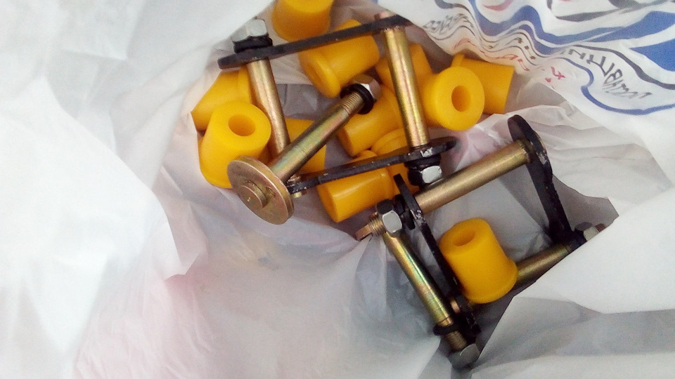 Блог 2 Заменили рессорные втулки с черных резинок на жолтый полиуретан ...