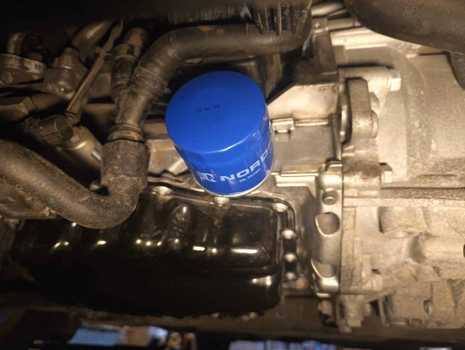 Новый фильтр Nordfil ON1011 на месте — Volkswagen Tiguan (2G). Запчасти на фото: ON1011