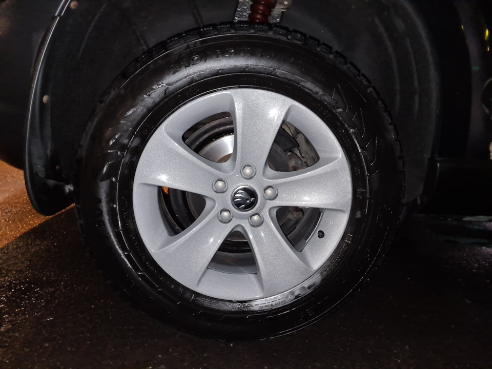 Покраска дисков и переобувка на зиму — Skoda Yeti, 1,2 л, 2013 года ...