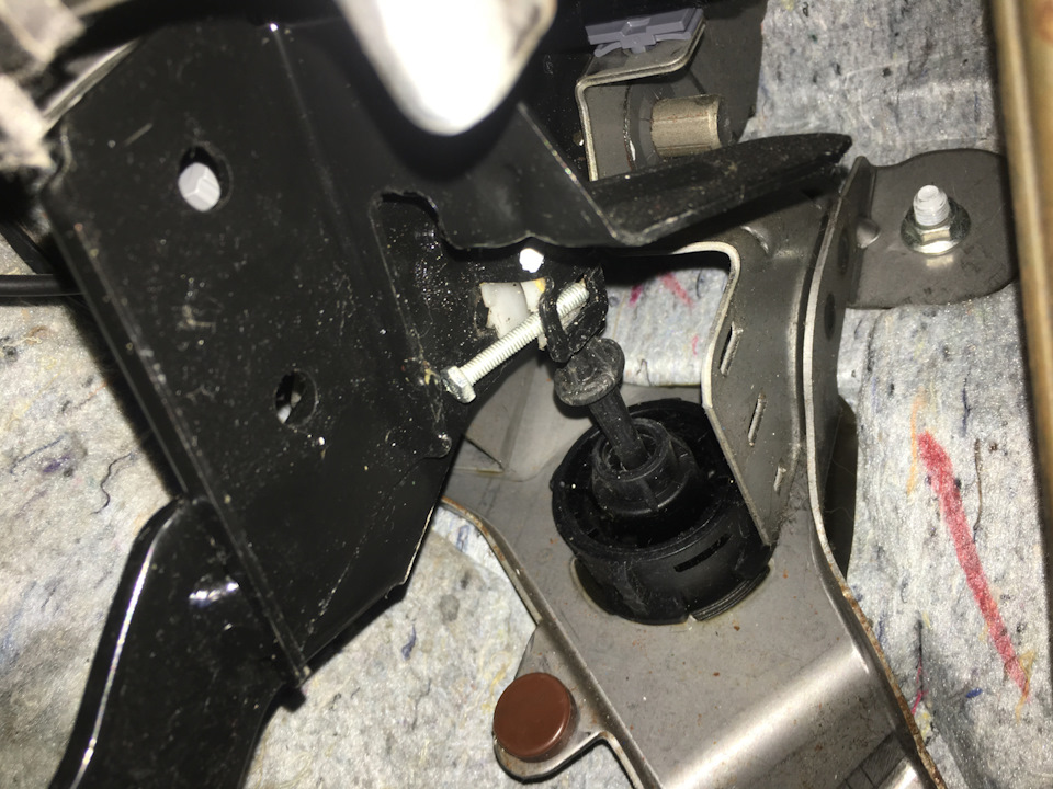 Щелкает педаль сцепления — Mazda 3 (1G) BK, 2 л, 2009 года | своими ...