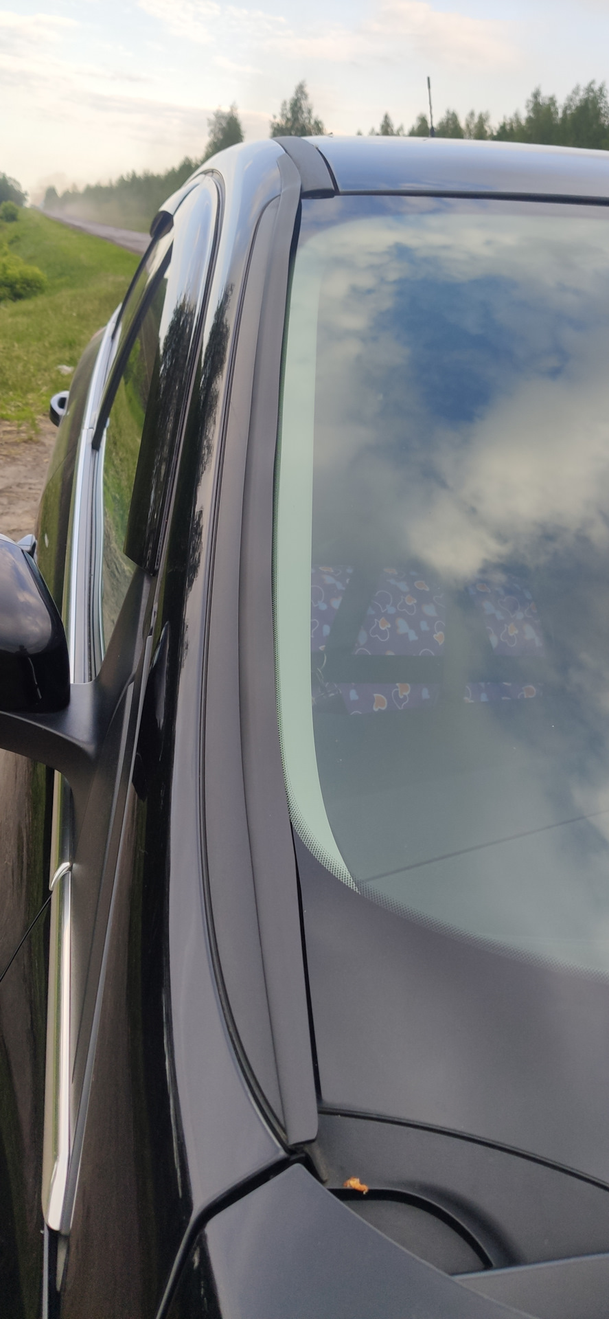 Молдинги и антискол на лобовое стекло — Ford Focus Hatchback III, 1,6 л ...