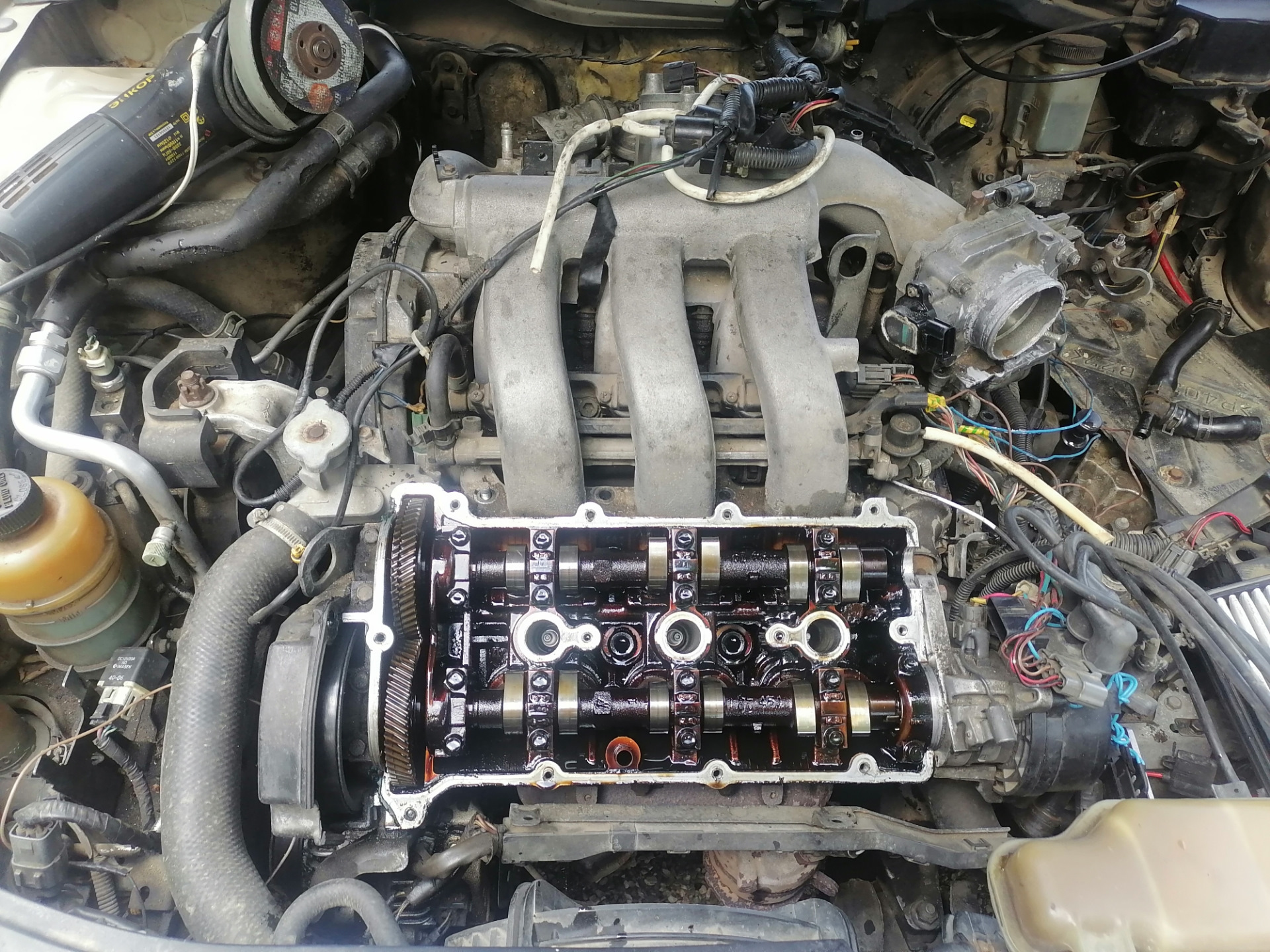 Прокладки клапанных крышек — Mazda Millenia, 2,5 л, 1995 года | своими ...