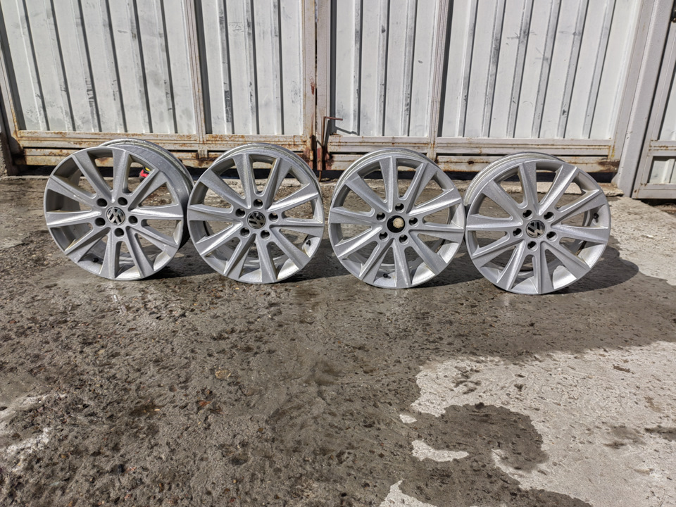 Литые диски Реплика 6,5Jx16 ET33 5x112 на Volkswagen Golf Mk6 ...