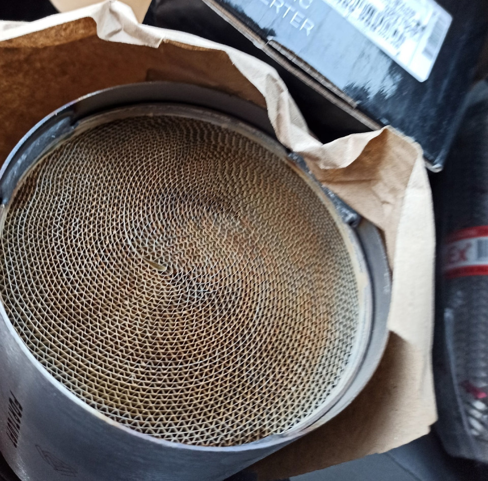 Масложор и возвращение катализатора — Ford Focus II Sedan, 1,8 л, 2009 ...