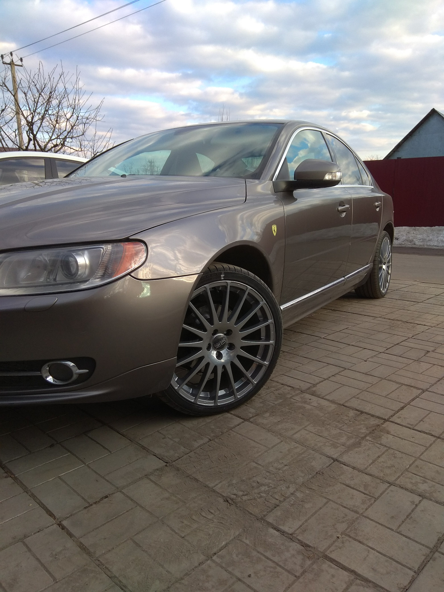 Volvo s80 черный глянец диски