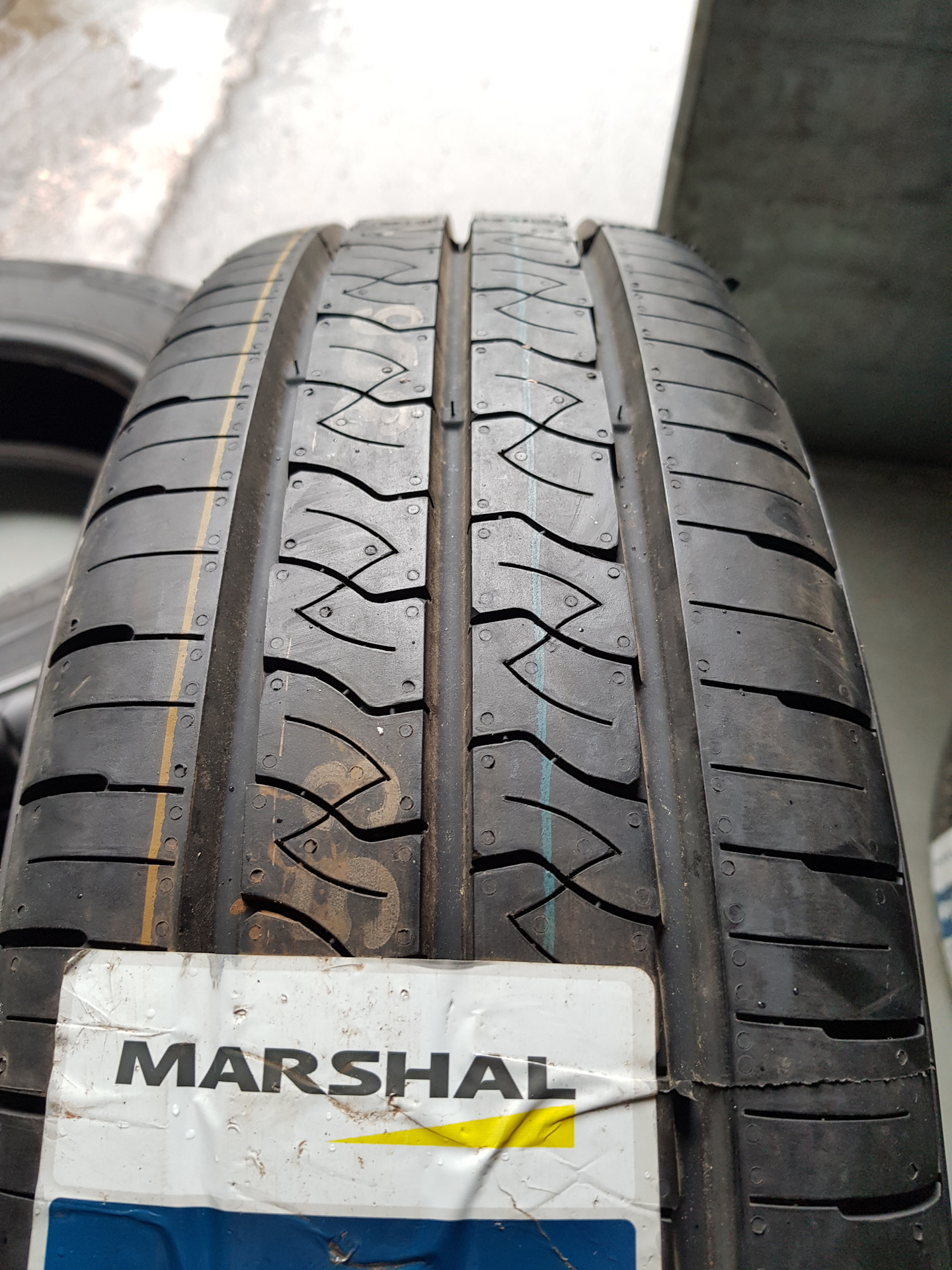 Маршал отзывы. Marshal PORTRAN kc53 195/75r16c. PORTRAN kc53. Kumho PORTRAN kc53 185/75 r16c 104/102r. Kumho PORTRAN kc53 185/75 r16 104/102r.