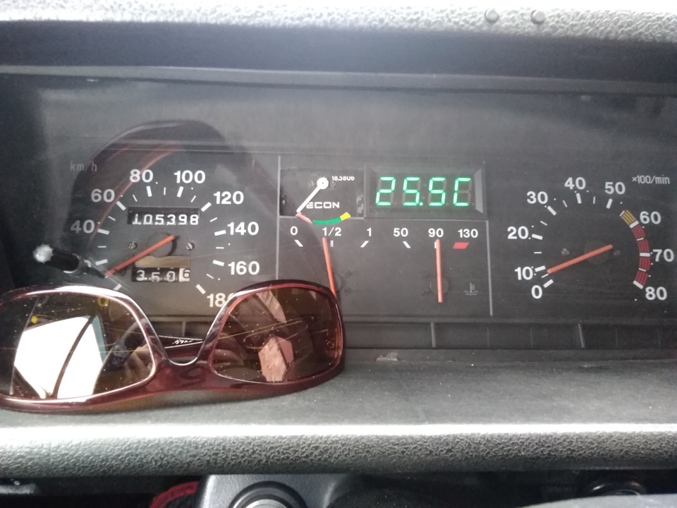 Часы, градусник и эконометр в панель приборов Нивы — Lada 4x4 3D, 1,7 л ...