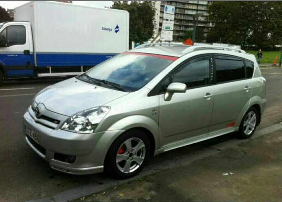 Toyota Corolla Verso r10