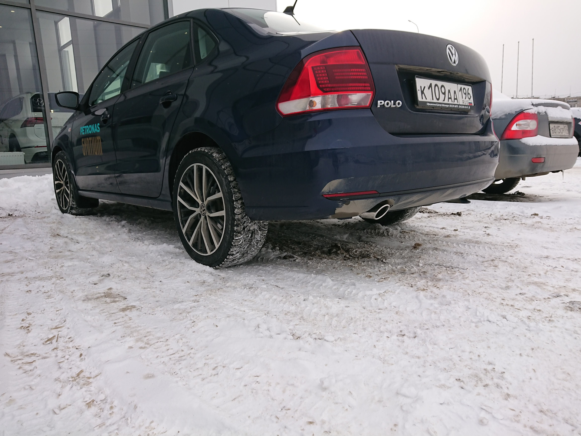 Насадка на выхлопную трубу — Volkswagen Polo Sedan, 1,6 л, 2017 года ...