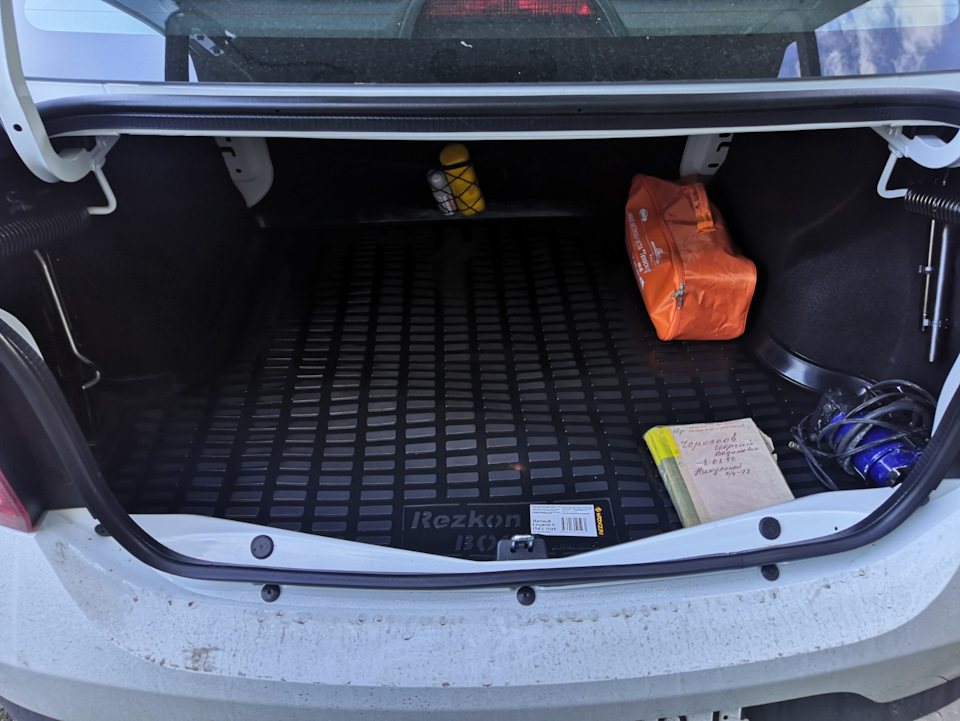 Огромный багажник — Renault Logan Stepway