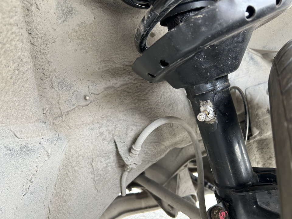 Восстановление передних стоек, замена пружин и стоек переднего ...