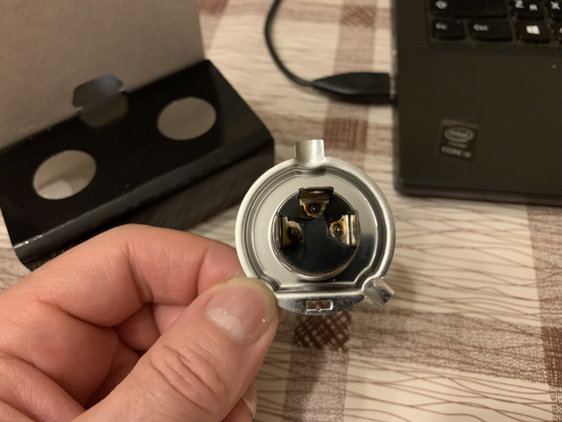 Fukurou f1 H4 увы подделка 😒 — Mercedes-Benz W123, 2,5 л, 1979 года ...