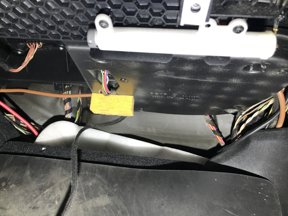 Засвистел моторчик печки — Mercedes-Benz E-class (W211), 2,2 л, 2009 ...