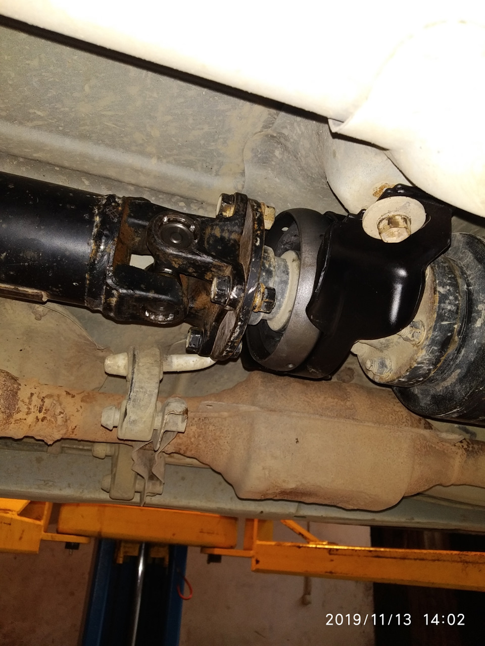 Замена крестовины и подвесной подшипник — Toyota Succeed, 1,5 л, 2005 ...