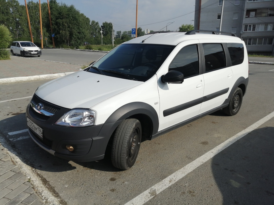 Lada Largus 2000