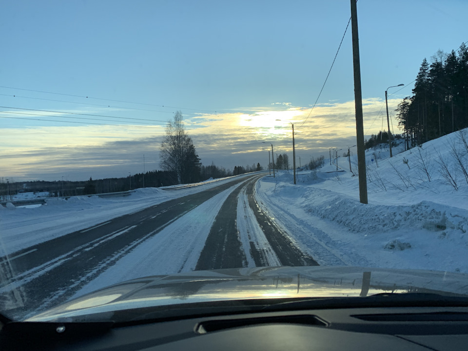 Дороги в Финляндии — Cadillac Escalade (4G)