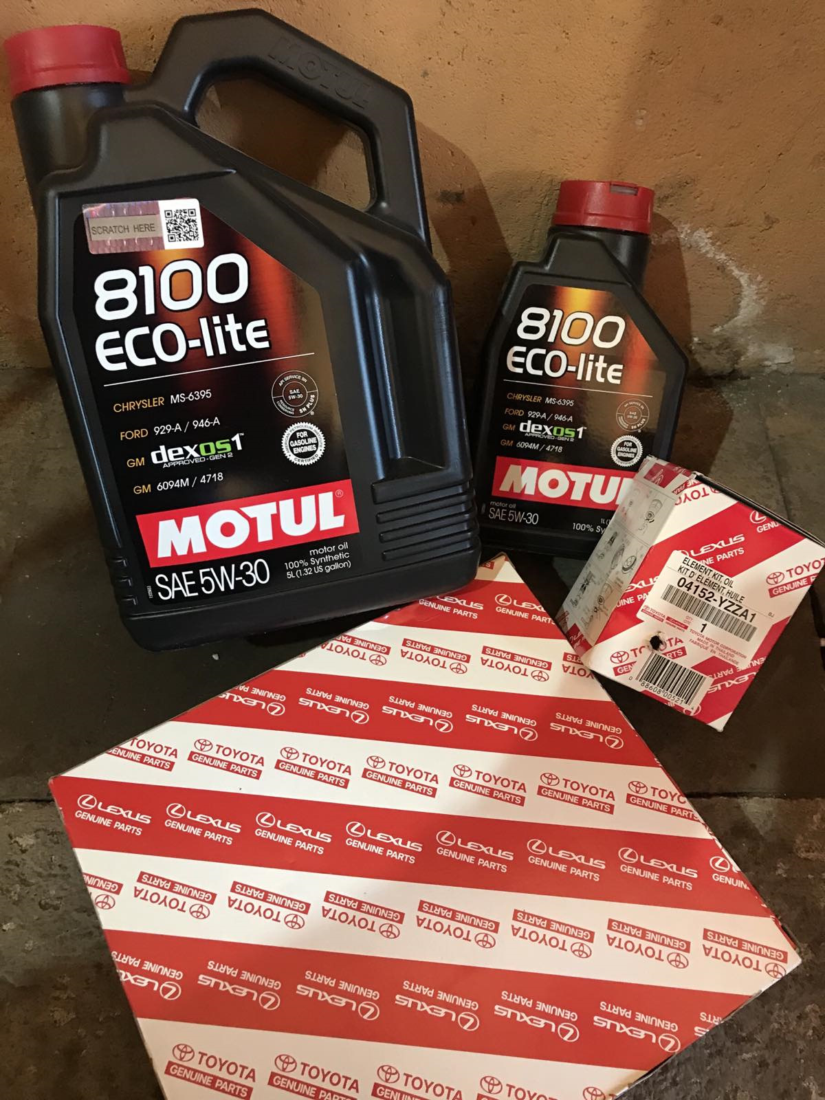 Motul eco lite 5w30 5л. 108213 motul 8100. 108213 motul 8100. Масло 8100 eco lite. Мотюль зеленый масло.
