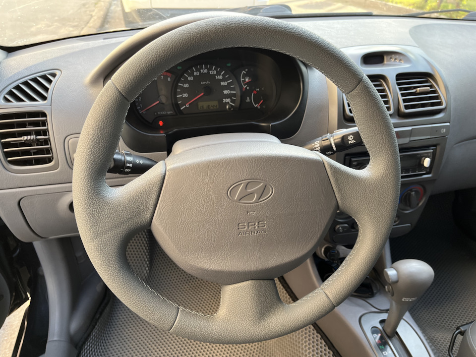 Обшил руль, установил чехлы Хендай акцент — Hyundai Accent (2G), 1,5 л ...