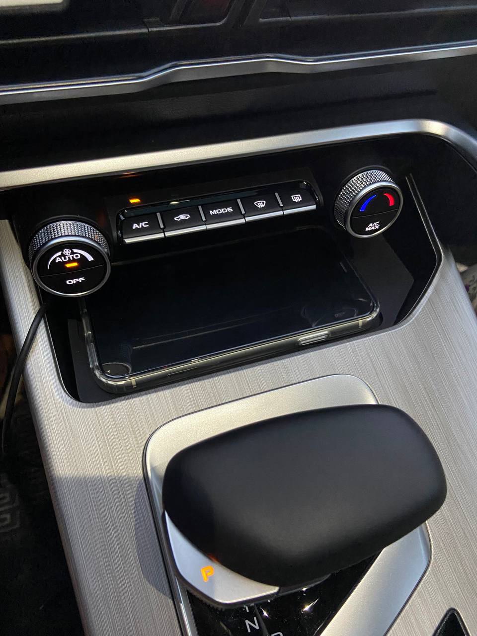 3️⃣. Беспроводная зарядка — Geely Coolray (1G), 1,5 л, 2023 года ...
