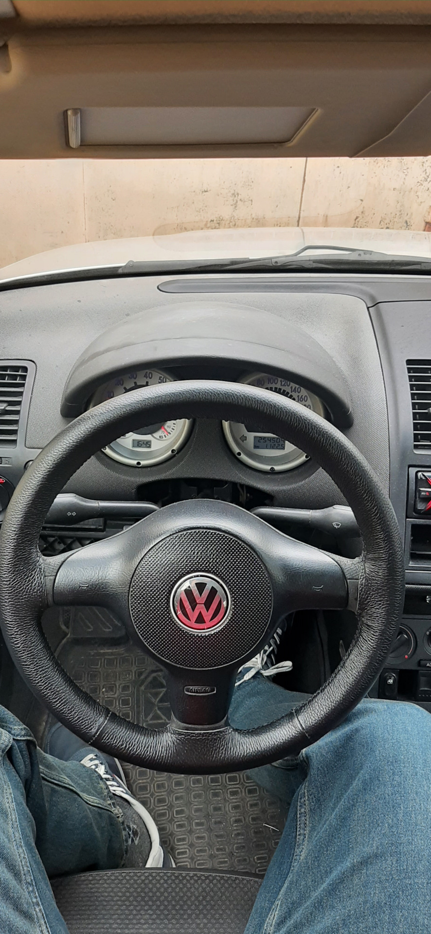Оплётка руля — Volkswagen Polo Mk3, 1,4 л, 2001 года | своими руками ...