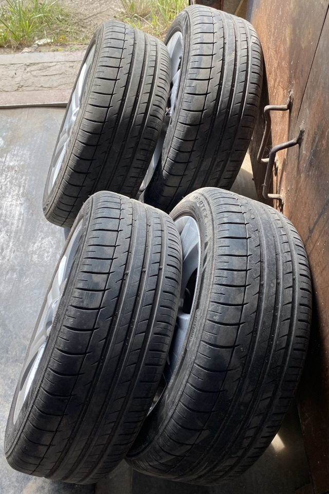 Шины летние Triangle Group 205/50 R17, литые диски Skoda 7Jx17 ET45 ...