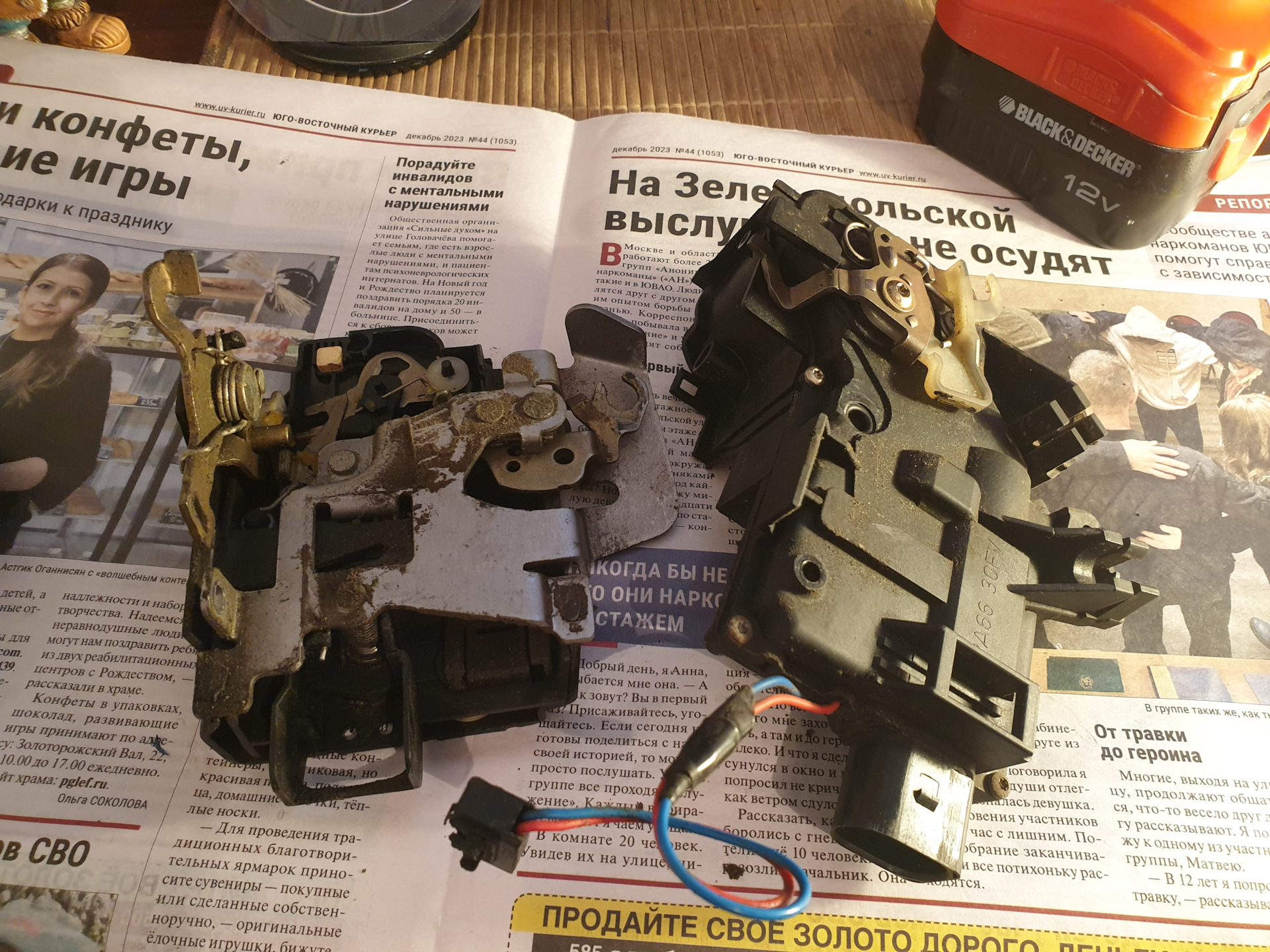 Замена замка задней двери а6 с5 — Audi A6 (C5), 2,4 л, 2001 года ...