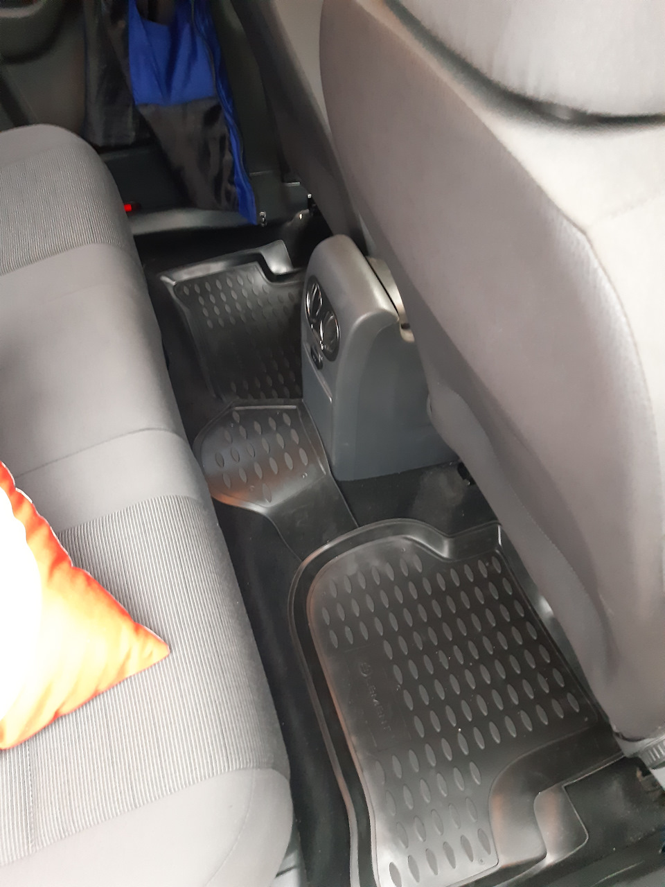 Коврики на зиму — Volkswagen Golf Plus, 1,6 л, 2008 года | аксессуары ...