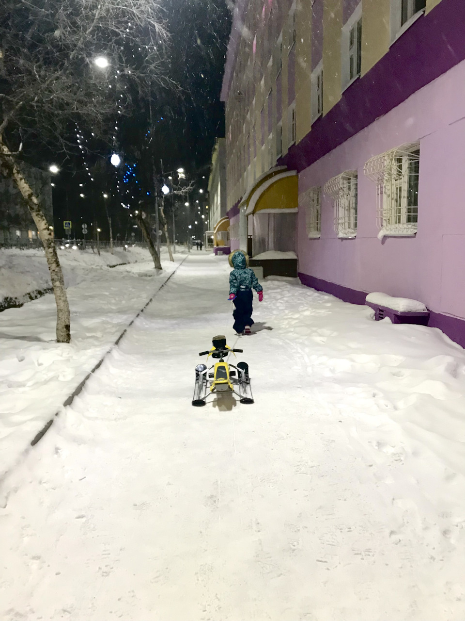 Вот так, прямо на моих глазах, от меня уходит детство👧🏼))) — Land Rover Freelander 2 (L359)