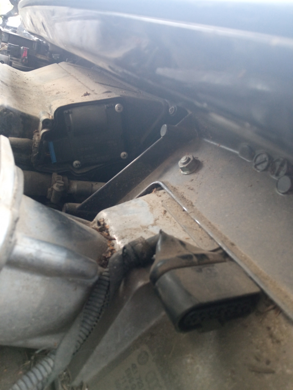 Замена потенциометра сервопривода заслонки рециркуляции V113 ...