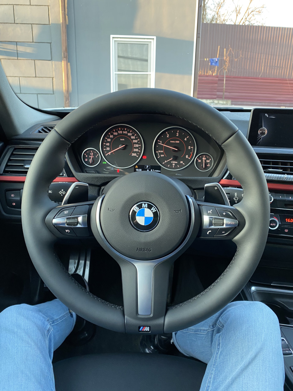 М-руль. Замена накладки — BMW 3 series (F30), 2 л, 2015 года ...